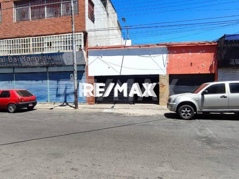 En Venta Terreno y Parcela Puerta Maraven. Calle tucacas