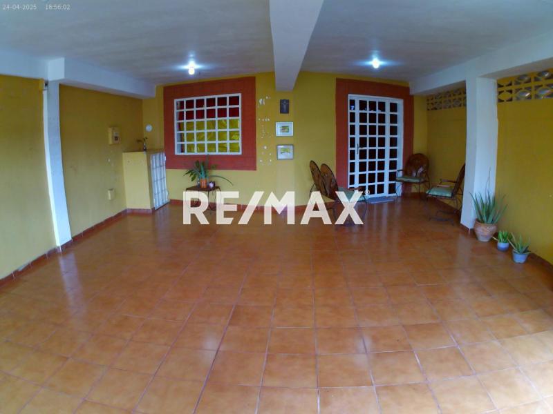 En Venta Casa o TownHouse CALLE LOS CHAGUARAMOS SECTOR PARCELAMIENTO BELLA VISTA