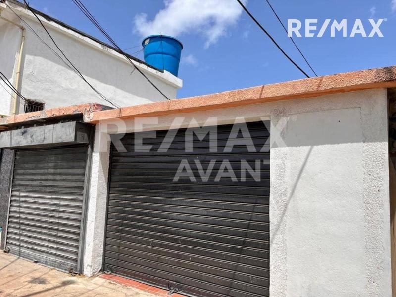 En Alquiler Local Comercial Av. Jacinto Lara, Punto Fijo, Estado Falcón