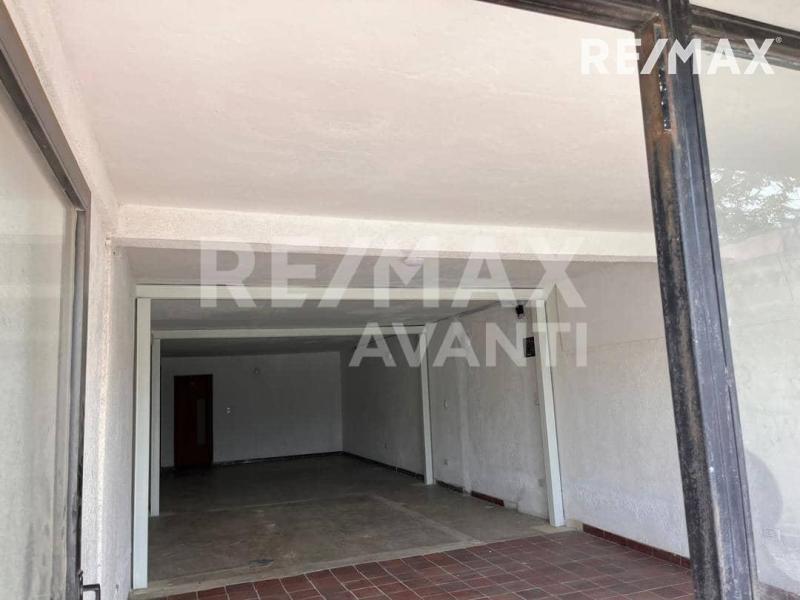 En Alquiler Local Comercial Av. Jacinto Lara, Punto Fijo, Estado Falcón