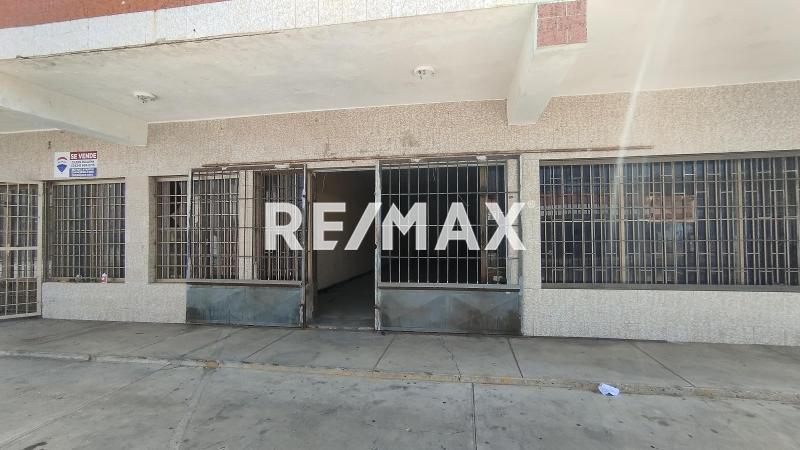 En Alquiler Local Comercial Av. Jacinto Lara, Punto Fijo, Estado Falcón