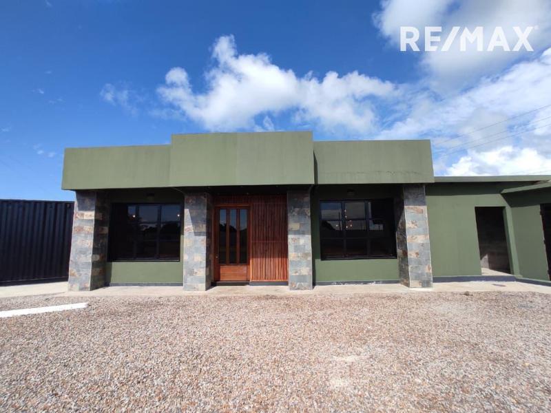 En Alquiler Local Industrial y Galpón Urb. Zarabón, Punto Fijo, Estado Falcón