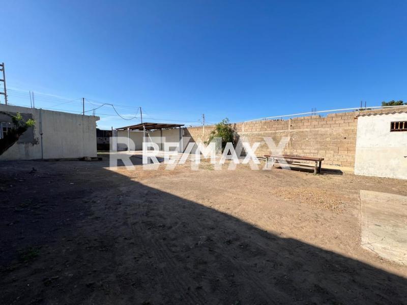 En Alquiler Local Industrial y Galpón Urb. Zarabón, Punto Fijo, Estado Falcón