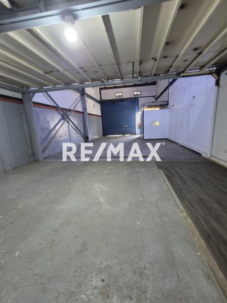 En Alquiler Local Industrial y Galpón Urb. Zarabón, Punto Fijo, Estado Falcón