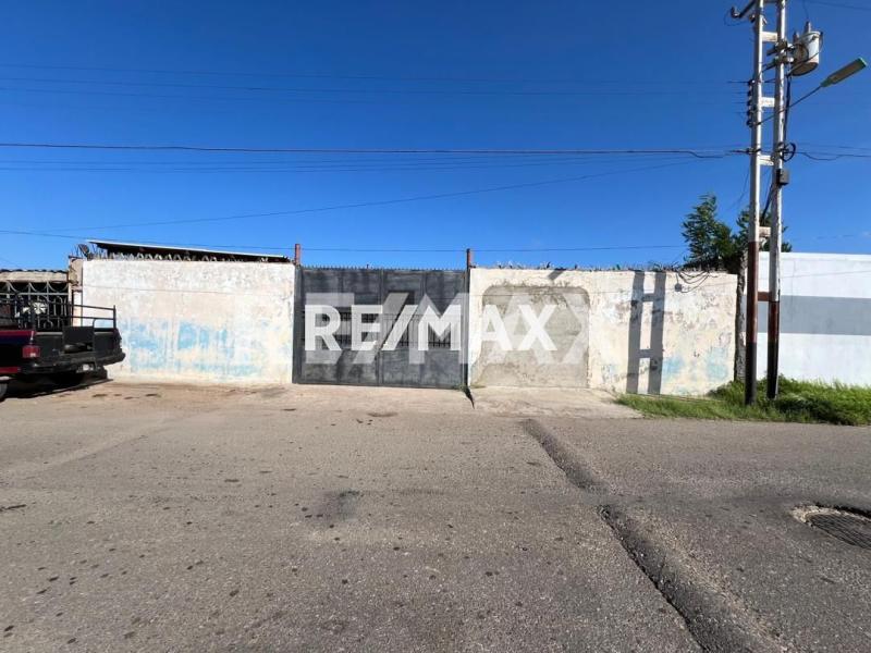 En Alquiler Local Industrial y Galpón La Puerta Maraven, Punto Fijo, Estado Falcón