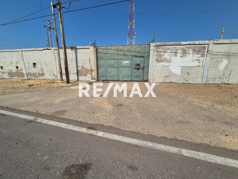 En Venta Local Industrial y Galpón Puerta Maraven, Cardón, Falcón, 4154, VEN