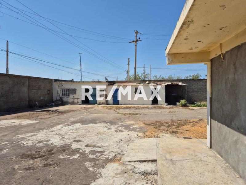 En Venta Local Industrial y Galpón Puerta Maraven, Cardón, Falcón, 4154, VEN