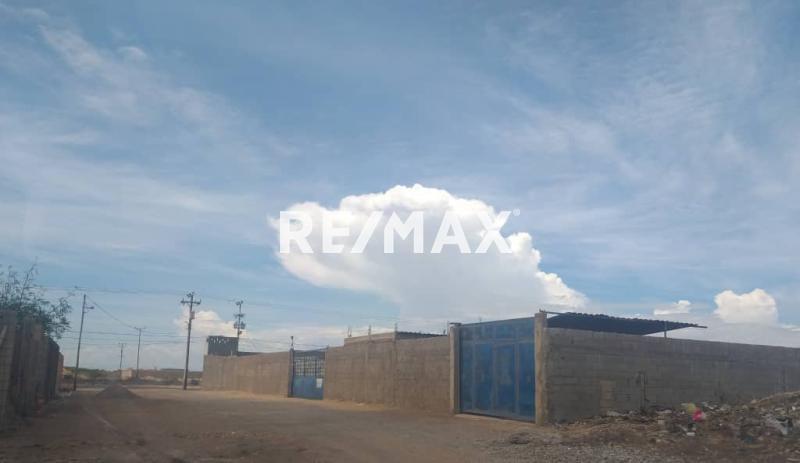 En Venta Local Industrial y Galpón Puerta Maraven, Cardón, Falcón, 4154, VEN