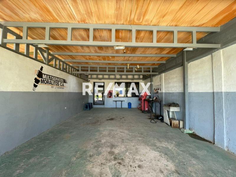 En Venta Casa o TownHouse avenida ollarvides puerta maraven