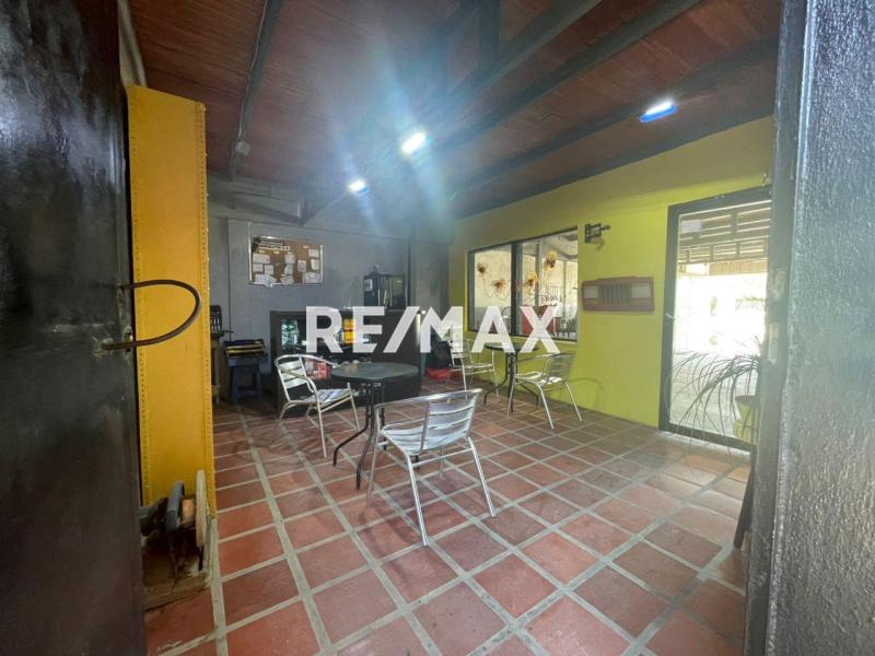 En Venta Casa o TownHouse avenida ollarvides puerta maraven