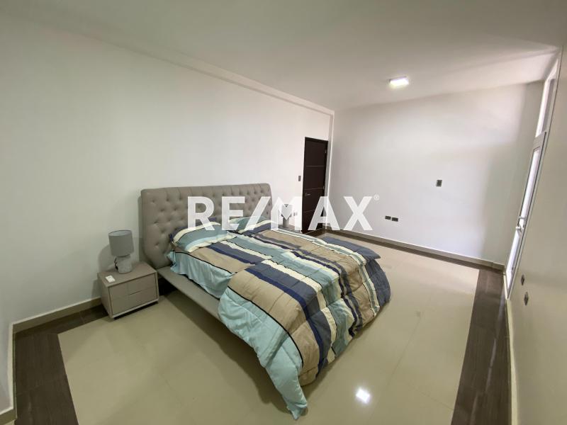 En Venta Casa o TownHouse avenida ollarvides puerta maraven