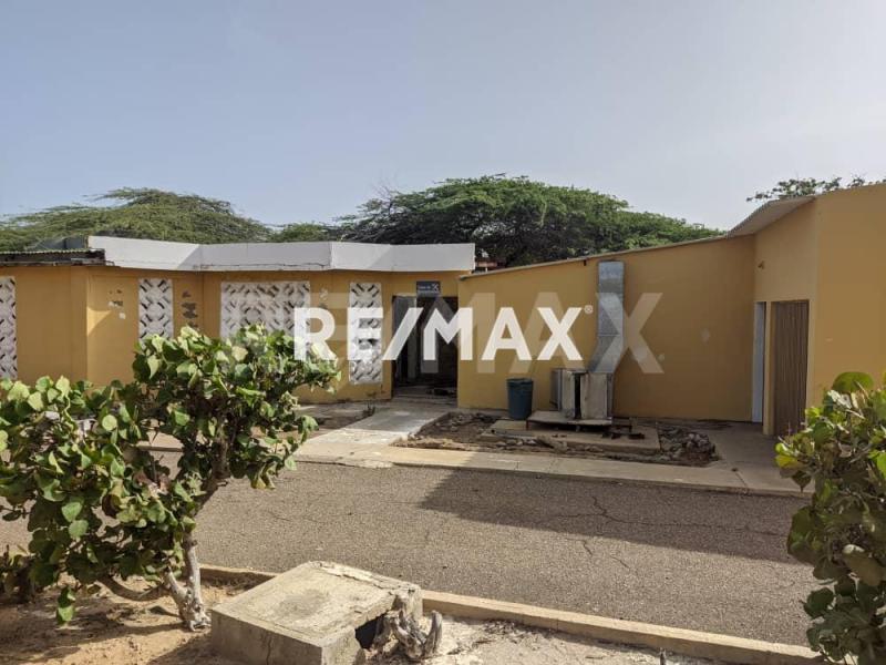 En Venta Edificio Avenida 6, Maraven, Cardón, Falcón, 4154, VEN
