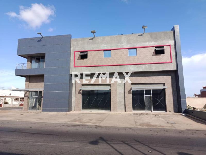 En Venta Edificio Avenida Santa Irene, Punto Fijo, Falcón, 4102, VEN