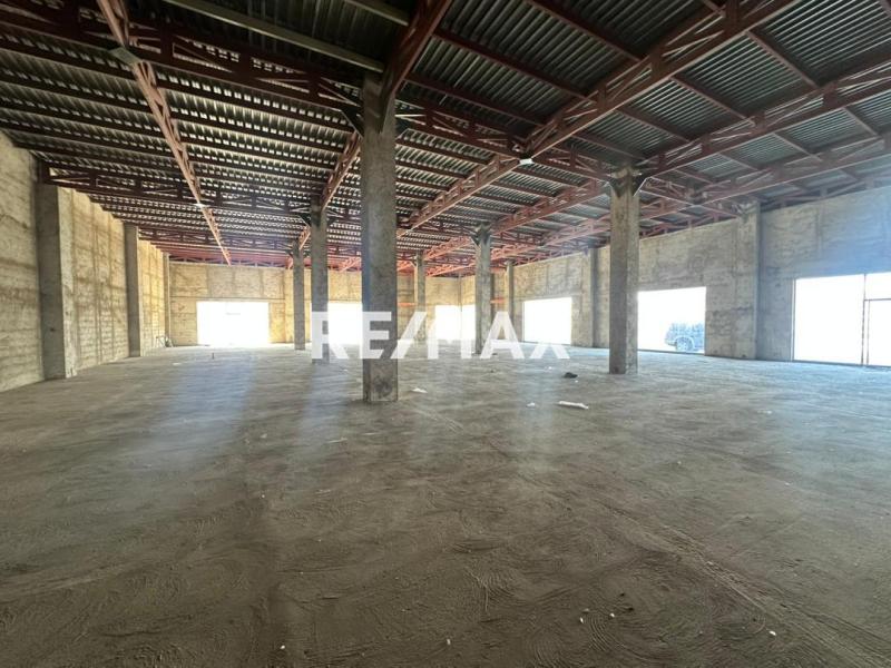 En Venta Edificio Avenida Santa Irene, Punto Fijo, Falcón, 4102, VEN