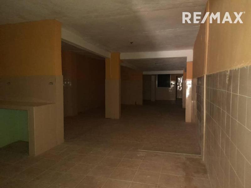 En Venta Edificio Avenida Santa Irene, Punto Fijo, Falcón, 4102, VEN