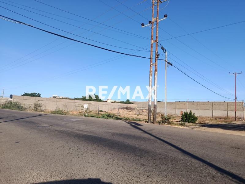 En Venta Terreno y Parcela Puerta Maraven