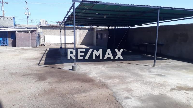 En Alquiler Local Industrial y Galpón Avenida Ollarvides, Puerta Maraven, Cardón, Falcón, 4154, VEN