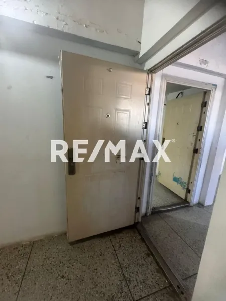 En Venta Local Comercial Antiguo Aeropuerto Sector 1