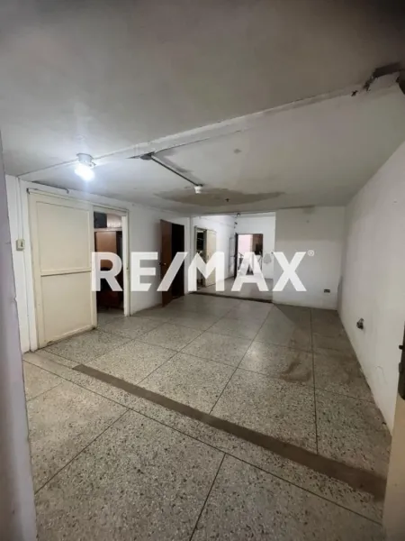 En Venta Local Comercial Antiguo Aeropuerto Sector 1