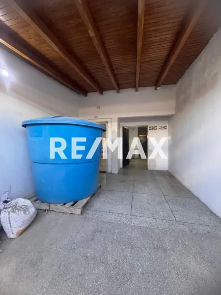 En Venta Local Comercial Antiguo Aeropuerto Sector 1