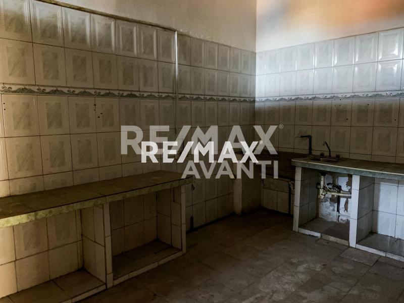 En Venta Local Comercial Antiguo Aeropuerto Sector 1