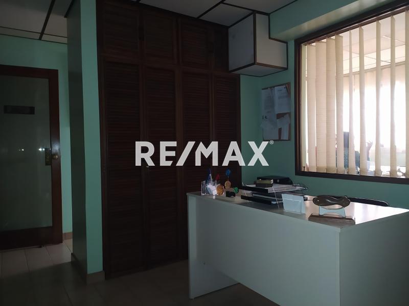 En Venta Local Comercial Antiguo Aeropuerto Sector 1