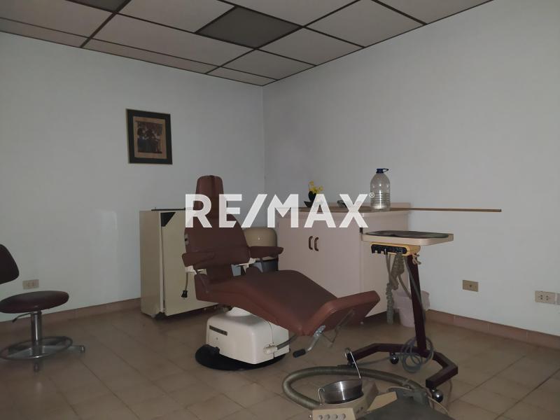 En Venta Local Comercial Antiguo Aeropuerto Sector 1