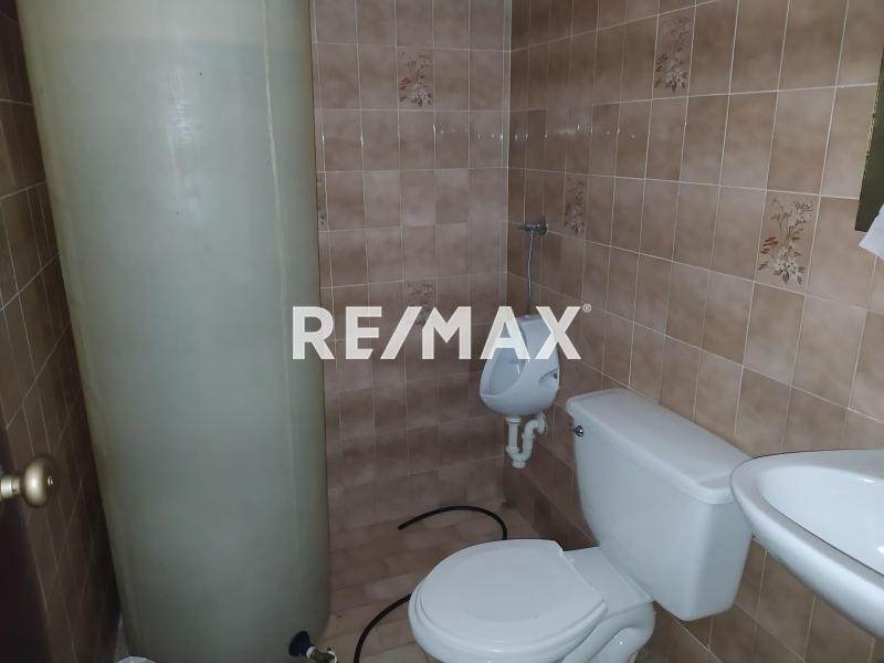 En Venta Local Comercial Antiguo Aeropuerto Sector 1