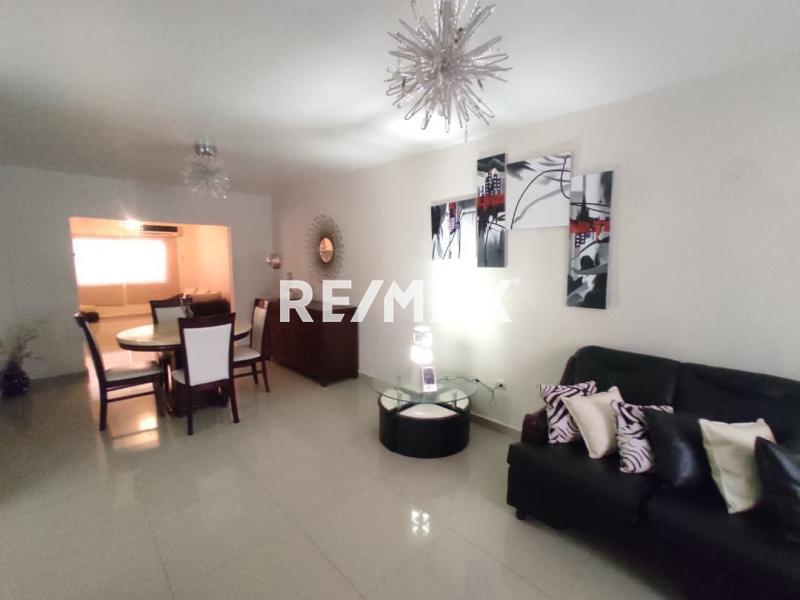 En Venta Casa o TownHouse Urbanización Santa Irene, Punto Fijo.