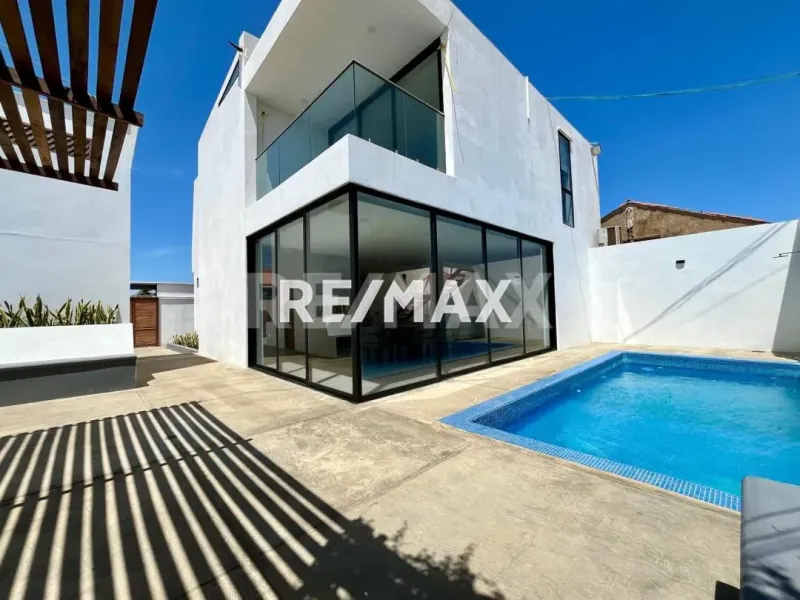 En Venta Casa o TownHouse Calle Aeropuerto, Adicora, Falcón, 4142, VEN