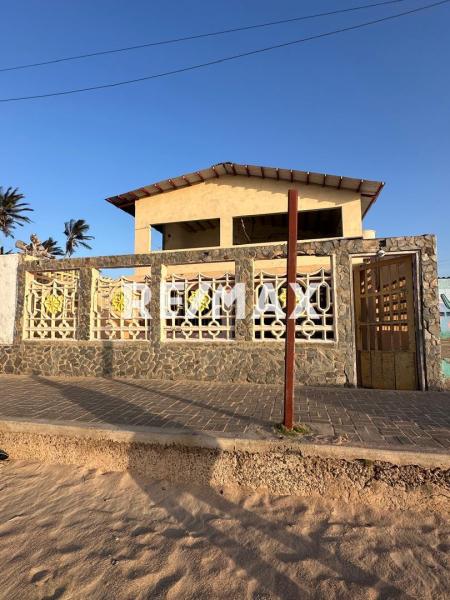 En Venta Casa o TownHouse Calle Aeropuerto, Adicora, Falcón, 4142, VEN