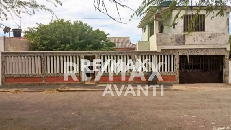 En Venta Casa o TownHouse Avenida 14, Cardón, Falcón, 4154, VEN