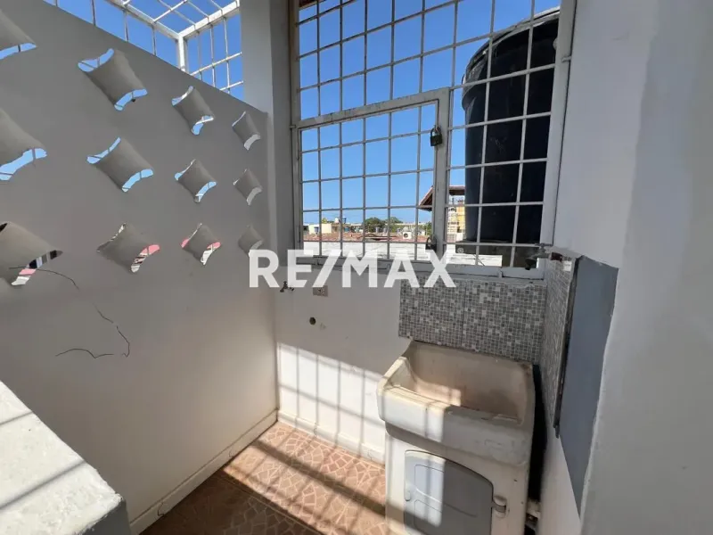 En Alquiler Apartamento URBANIZACION CASACOIMA - Foto 6