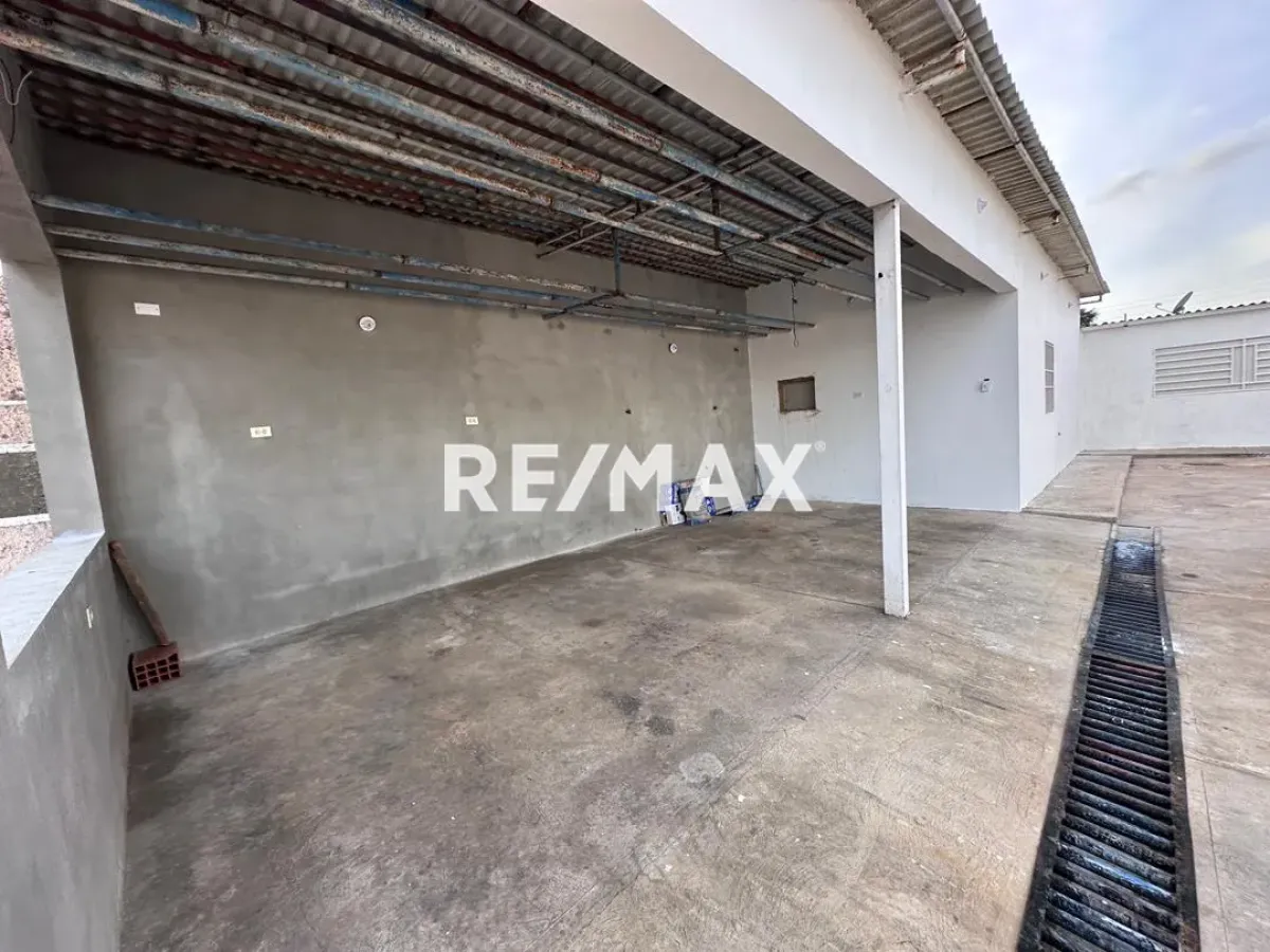 En Venta Local Industrial y Galpón Avenida 27 de Febrero, Caja de Agua, Punto Fijo, Falcón, 4102, VEN - Foto 5