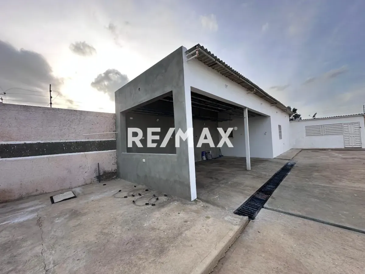 En Venta Local Industrial y Galpón Avenida 27 de Febrero, Caja de Agua, Punto Fijo, Falcón, 4102, VEN - Foto 6