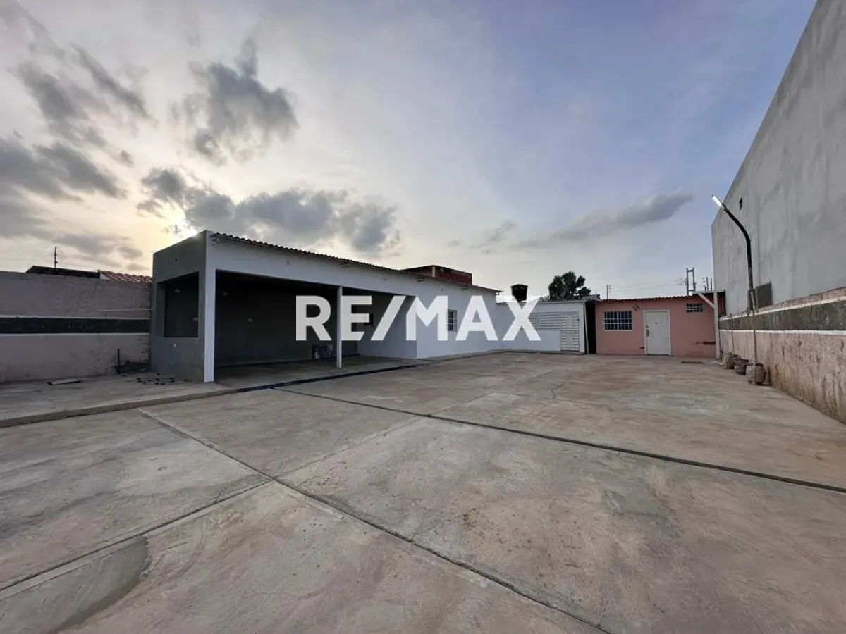 En Venta Local Industrial y Galpón Avenida 27 de Febrero, Caja de Agua, Punto Fijo, Falcón, 4102, VEN - Foto 9