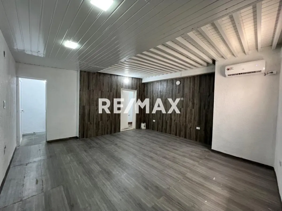 En Alquiler Local Comercial PUERTA MARAVEN AV. BACHILLER PEÑA - Foto 1