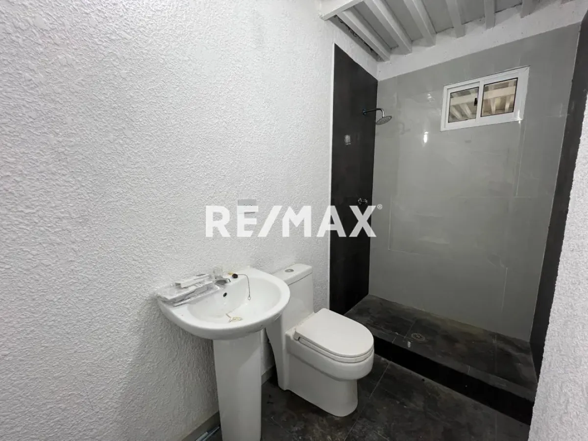 En Alquiler Local Comercial PUERTA MARAVEN AV. BACHILLER PEÑA - Foto 3