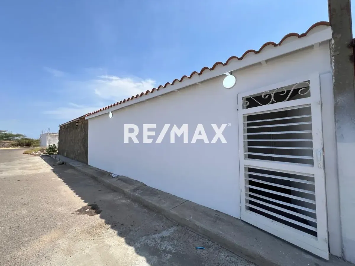 En Alquiler Local Comercial PUERTA MARAVEN AV. BACHILLER PEÑA - Foto 4