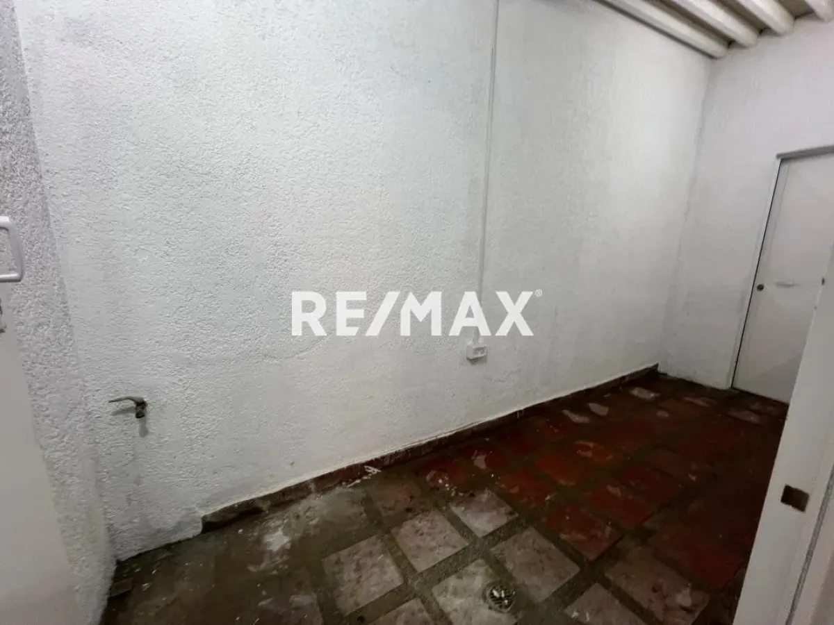 En Alquiler Local Comercial PUERTA MARAVEN AV. BACHILLER PEÑA - Foto 5