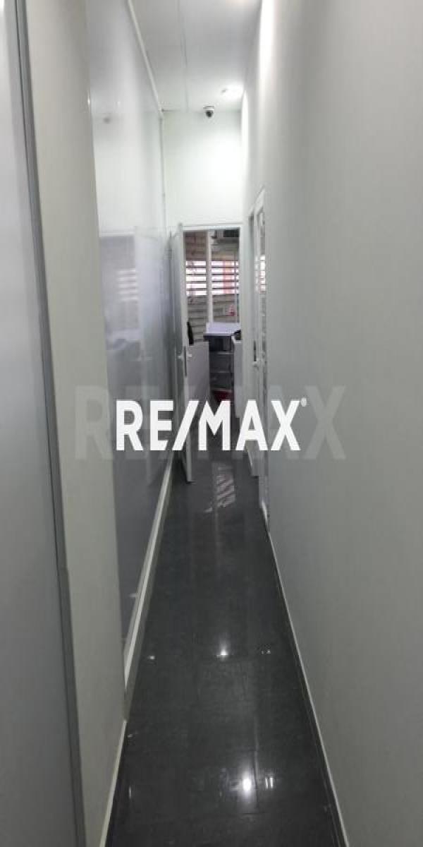 En Venta Edificio Avenida Bolivar, Carirubana, Falcón, 4102, VEN - Foto 4