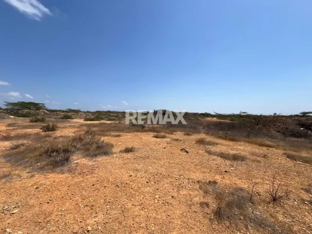 En Venta Local Comercial Puerta Maraven, entre calle Guacara y calle Montalban - Foto 5