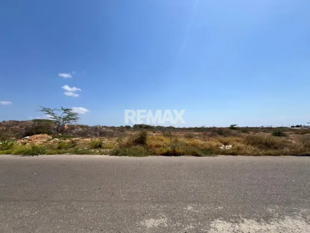 En Venta Terreno y Parcela Puerta Maraven, entre calle San Diego y calle Guacara - Foto 4