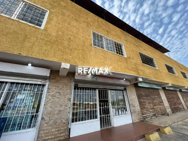 En Venta Local Comercial Av Ollarvides Sector Puerta Maraven - Foto 1