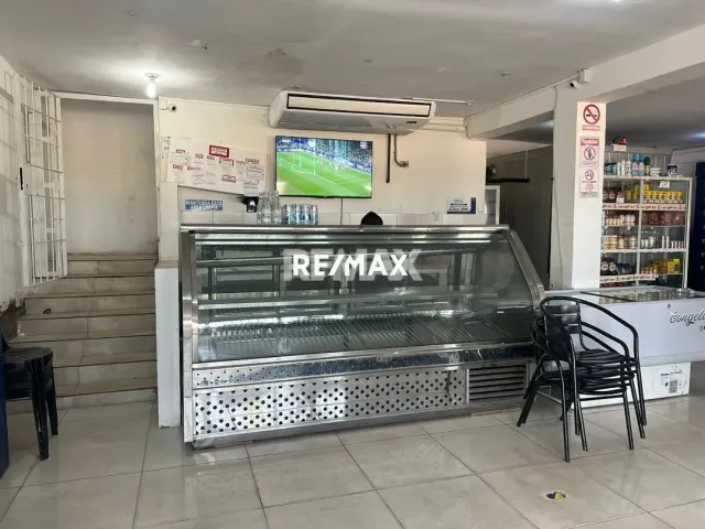 En Venta Local Comercial Av Ollarvides Sector Puerta Maraven - Foto 3