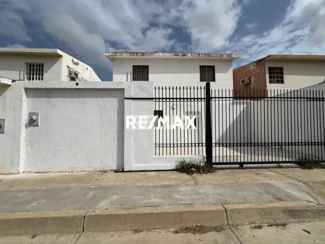 En Alquiler Casa o TownHouse Calle 19 Judibana detras del Hospital de Niños