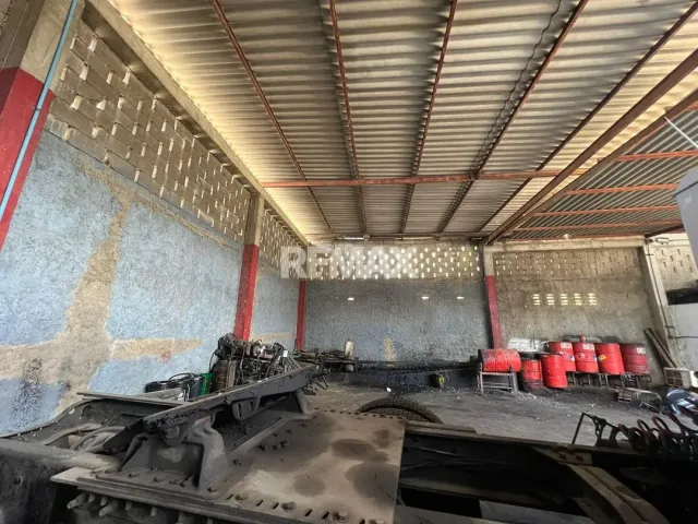 En Venta Local Industrial y Galpón Calle el Silencio con calle amazonas sector nuevo Pueblo
