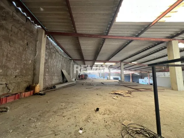 En Venta Local Industrial y Galpón Calle el Silencio con calle amazonas sector nuevo Pueblo