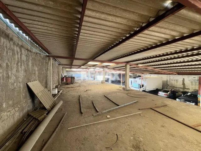 En Venta Local Industrial y Galpón Calle el Silencio con calle amazonas sector nuevo Pueblo