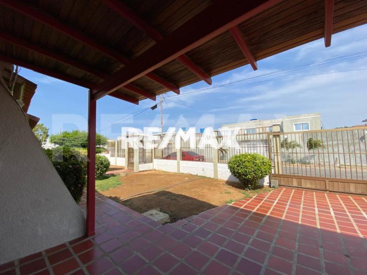 En Venta Casa o TownHouse Puerta Maraven